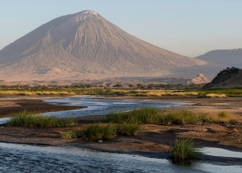 Streams_from_Oldoinyo_Lengai_04